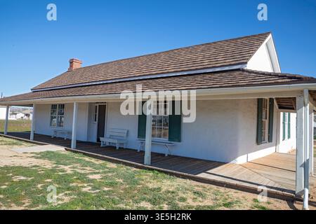 Camp Verde, Arizona - die Bachelor Officers Quarters im Fort Verde State Historic Park. Das Fort wurde ab 1871-1891 während der Indianerkriege in Arizona betrieben Stockfoto