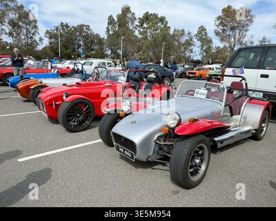 Eine Sammlung von Vintage Hot Rod, Rennwagen und offenen Rädern. Bei der Oldtimer-Ausstellung „Classic Cruise“ in Canberra, Australien. Stockfoto