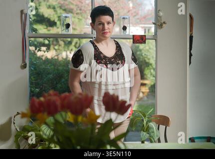Die preisgekrönte britische Autorin und Schriftstellerin Sarah Hall, bekannt für ihr von der Kritik gefeiertes Werk The Wolf Border. Stockfoto