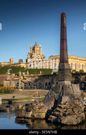 Großbritannien, England, Oxfordshire, Woodstock, Weihnachten, Blenheim Palace Gardens, Wasserterrasse Stockfoto