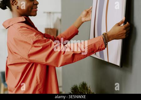 Schwarze Frau hängende Wandkunst für Wohnkultur und Inneneinrichtung Stockfoto