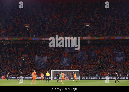 AMSTERDAM - Eine Hommage an Johan Cruyff 26. April 1947 – 24. März 2016 während des Freundschaftsspiels zwischen den Niederlanden und Norwegen in der Johan Cruyff Arena am 27. März 2026 in Amsterdam, Niederlande. MAURICE VAN STEEN / ANP Stockfoto
