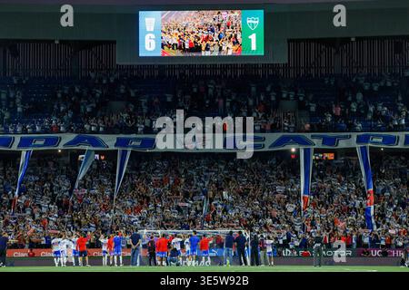 Santiago, Chile - 2. April 2026: Fußball, Universidad Catolica vs Palestino. Runde 8, Liga 1. Division 2026. Die Spieler der Universidad Catolica feiern den Sieg gegen Palestino nach einem Spiel der ersten Liga im Stadion der Claro Arena in Santiago, Chile. 04/2026 Andres Pina/Photosport/UNAR-AGENTUR Stockfoto