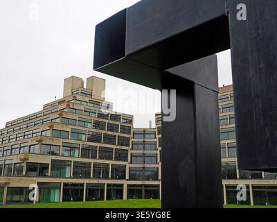 Norfolk Terrace Gebäude entworfen von Sir Denys Lasdun, University of East Anglia, Norwich, Großbritannien Stockfoto