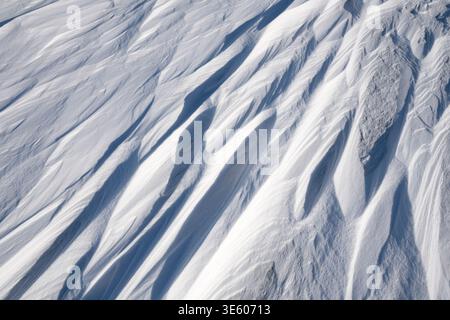 Blick auf die gemusterte Schneedecke Stockfoto