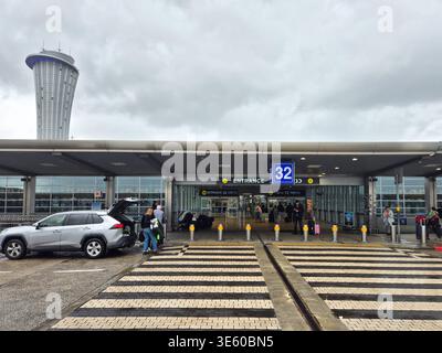 TEL AVIV, ISRAEL. 9. JANUAR 2026: Eintritt zum Flughafen Tel Aviv Ben Gurion in Tel Aviv, Israel Stockfoto