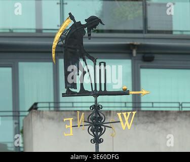 London, Großbritannien. April 2026. LONDON, ENGLAND - 3. APRIL 2026: Vaterzeit während des Spiels der Rothesay County Championship zwischen Middlesex und Gloucestershire auf dem Lord's Cricket Ground in London, England. Quelle: SPP Sport Pressefoto. /Alamy Live News Stockfoto