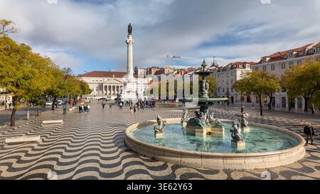Aus der Vogelperspektive auf den Rossio-Platz und das Denkmal Dom Pedro IV in Lissabon, Portugal Stockfoto