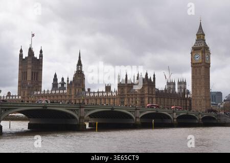 London, England, Großbritannien. April 2026. Allgemeiner Blick auf den Palast von Westminster, die Houses of Parliament. (Kreditbild: © Vuk Valcic/ZUMA Press Wire) NUR REDAKTIONELLE VERWENDUNG! Nicht für kommerzielle ZWECKE! Stockfoto