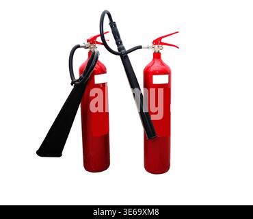 Zwei rote Feuerlöscher, isoliert auf weißem Hintergrund. Stockfoto
