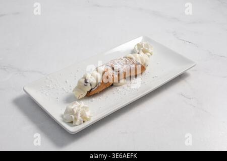 Ein Blick auf eine Cannoli. Stockfoto