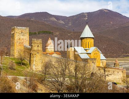 Malerischer Blick auf das Schloss Ananuri in Georgia Stockfoto