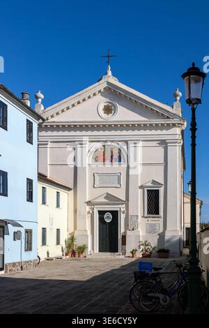 Außenansicht der Kirche Santo Stefano Protomartire in Portosecco, Insel Pellestrina, Venedig, Italien Stockfoto