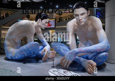 Haus Nirgendwo: Gentle Monster Laden im ICONSIAM - Bangkok - Thailand, Januar 2026 *** Haus Nirgendwo Gentle Monster Store im ICONSIAM Bangkok Thailand, Januar 2026 Stockfoto