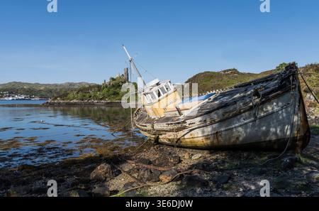 Schiffswrack eines alten Fischerbootes an der Küste der isle of skye Stockfoto