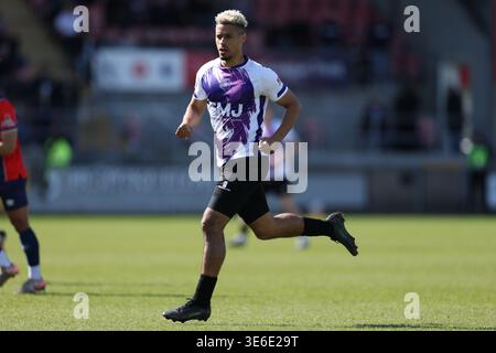 Lyle Taylor aus Chelmsford City in Aktion während des Spiels der Enterprise National League South zwischen Dagenham & Redbridge und Chelmsford City im Chigwell Construction Stadium, Dagenham am Montag, den 6. April 2026. (Foto: Tiego Grenho/Melioc) Stockfoto