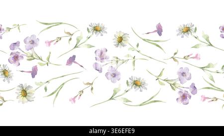 Nahtloses Banner mit Aquarellkamille und lila Wildblumen isoliert auf der Wiese. Weiches Blumenmuster für Hochzeitseinladungen oder Grußkarten Stockfoto