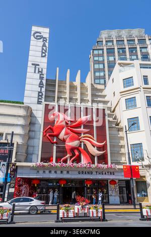 Shanghai China 20. Februar 2026: An der Nanjing West Road ist die markante Art déco-Fassade des Grand Cinema eine kulturelle Ikone, die klassische Eleganz mit Stockfoto