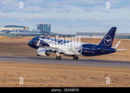 Lufthansa Airbus a320 in Sonderfarben am Flughafen Helsinki Stockfoto