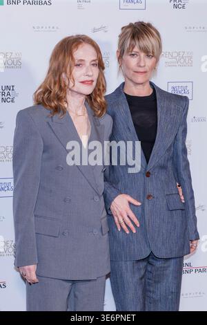 Rom, Italien. April 2026. Isabelle Huppert und Marina Fois nehmen an der Fotokonferenz zur Präsentation der 16. Ausgabe des französischen Filmfestivals „Rendez-Vous“ teil. Quelle: SOPA Images Limited/Alamy Live News Stockfoto