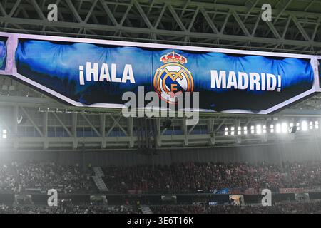 MADRID, SPANIEN - 07. APRIL: HALA MADRID während des UEFA Champions League-Spiels zwischen Real Madrid und FC Bayern München im Viertelfinale bei Estadio Santiago Bernabeu Stockfoto