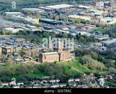 Ein Luftbild von Guildford Cathedral, Surrey, Südosten Englands, Großbritannien Stockfoto