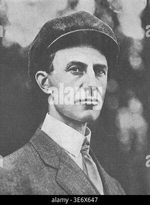 Wilbur Wright, der amerikanische Luftfahrtpionier, in einem Halbtonporträt aus der Ausgabe von Harper’s Weekly vom 8. Juni 1912 (Foto datiert bis 1908). Das Motiv ist in einem Dreiviertelprofil dargestellt, das eine flache Tweed-Kappe und eine Jacke mit einem stark verstärkten Flügelkragen trägt. Das kurz nach seinem Tod am 30. Mai 1912 veröffentlichte Bild fängt den stoischen Ausdruck des älteren Bruders Wright vor einem weichen Hintergrund ein. Stockfoto