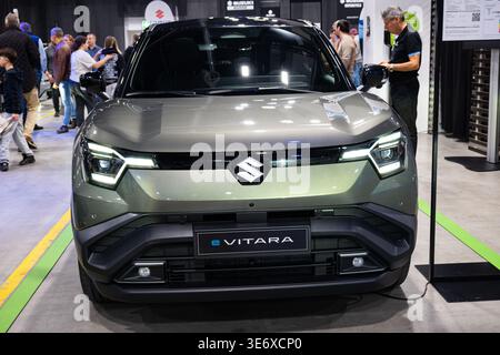 Zürich, Schweiz, 10. Oktober 2025. Der neue elektrische SUV Suzuki e Vitara wird auf der Messe Auto Zurich gezeigt Stockfoto