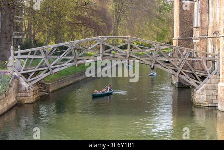 Mathematische oder hölzerne oder Queens' Bridge, Queens' College, Cambridge, England, Großbritannien Stockfoto