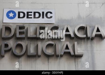 Polizeistation in Rio de Janeiro Symbol auf der Fassade - Rio de Janeiro, Brasilien 4. März 2026 Stockfoto