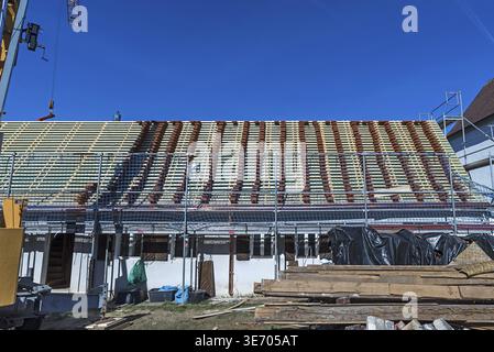 Neuer Dachstuhl auf einem historischen Bauernhaus, Eckental, Mittelfranken, Bayern, Deutschland Stockfoto
