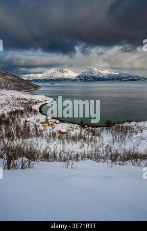 Malerischer Blick auf den Kaldfjorden Fjord, Troms, Norwegen Stockfoto