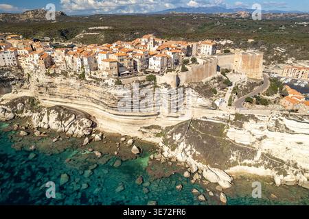 Bonifacio und die Klippen aus der Luft gesehen, Korsika, Frankreich Stockfoto