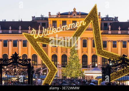 Weihnachtsmarkt, Schloss Schönbrunn, 13. Bezirk Hietzing, Wien, Österreich Stockfoto