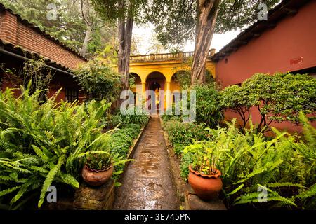 San Cristobal de las Casas, Chiapas; 1. Januar 2026: NA bolom Museum, ein altes Haus, das das Erbe von Frans Blom und Gertrude Duby bewahrt. Stockfoto