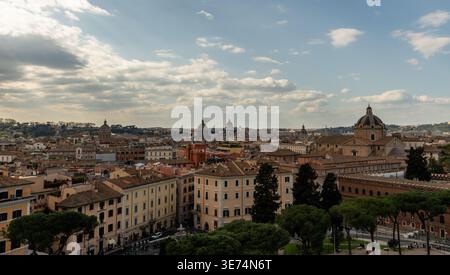 Panoramablick auf Rom im Frühling, Italien Stockfoto