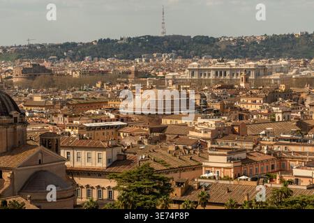 Panoramablick auf Rom im Frühling, Italien Stockfoto