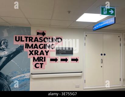 University College Hospital London Bildgebungsabteilung Beschilderung, : Ultraschall, Röntgen, MRT, CT, 235 Euston Road, London, NW1 2BU UK Stockfoto