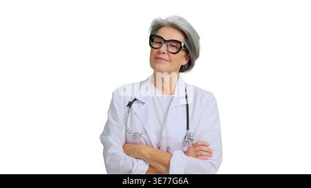 Leitende Ärztin mit Brille und Stethoskop isoliert Stockfoto