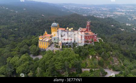 Drohnenfoto Palacio Nacional da Pena Sintra Portugal Europa Stockfoto