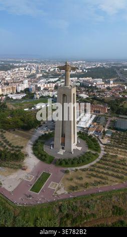 Drohnenfoto Santuario de Cristo Rei Lissabon Portugal Europa Stockfoto