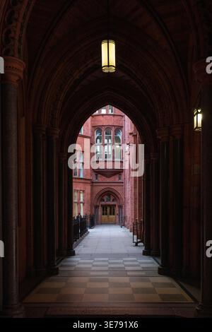 Passage am historischen Holborn Bars Gebäude in London Stockfoto