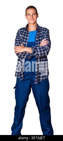 Isoliertes Porträt selbstbewusster junger Handwerker in blauem Latzhosen und kariertem Hemd. Professionelle Technikerin mit gekreuzten Armen auf weißem Hintergrund Stockfoto