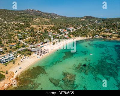 Wunderschöner Marley Beach aus der Luft, Thasos Island, Griechenland Stockfoto