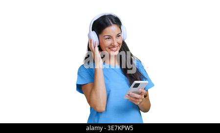 Frau, die Musik genießt und Podcasts auf dem Smartphone anhört Stockfoto