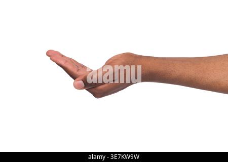 Hand des Schwarzen Mannes, der leere Handfläche vor weißem Hintergrund im Studio hält Stockfoto