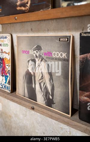 Erneut mit Moore und Cook LP an einem Rekordstand im Songwat Road District in Bangkok Thailand Stockfoto