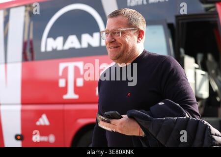 Max Eberl (Sportvorstand München) auf dem Weg zum Spiel der 1. Fussball Bundesliga - FC St.Pauli vs. FC Bayern München am 11.4.2026 im Millerntor Stadion in Hamburg Max Eberl (Münchner Sporttrainer) während des Bundesliga-Spiels - FC St. Pauli vs. FC Bayern München am 11. April 2026 im Millerntor Stadion in Hamburg Stockfoto