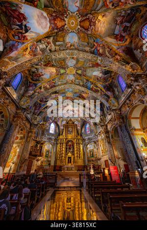 Innenraum der Kirche Saint Nicolas (Parroquia de San Nicolás de Bari y San Pedro Mártir) Valenca, Spanien Stockfoto