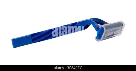 Ein blauer Rasierer oder eine Rasierklinge ist auf weißem Hintergrund mit Schneidepfad isoliert. Stockfoto